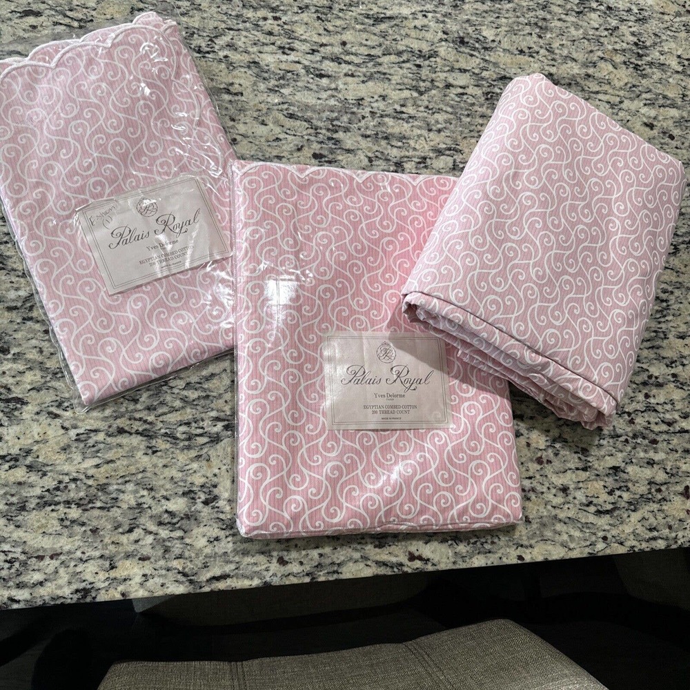 Yves Delorme King Set. Duvet Cover+2 Shams And Flat Sheet